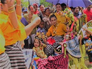 Kemegahan Tradisi Kariaa di Negeri Tukang Besi