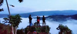 Kejutan di Puncak Indah Kapu