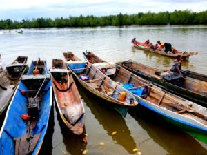 Mereka yang Masih Kesulitan Air