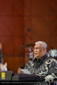 Gubernur Ali Mazi Teken Upah Minimum Kota Kendari 2022