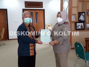 BPN Serahkan Sejumlah Sertifikat Aset ke Pemda Koltim