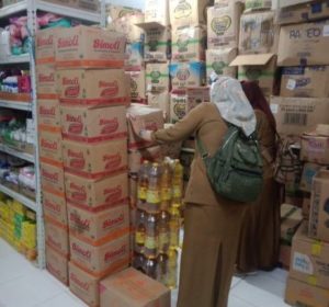Operasi Pasar, Toko Ritel di Bombana Kepergok Timbun Minyak Goreng