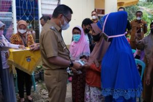 31 Pelaku UMKM di Kecamatan Abeli Dapat Bantuan Modal