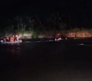 Empat Warga Terseret Arus Sungai Ngkaring–ngkaring di Baubau