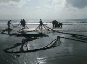 Senandung Lirih Nelayan Batu Gong