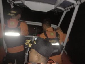 Mesin Rusak, Kapal Ikan ini Terombang Ambing di Perairan Laut Wakatobi