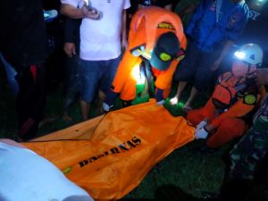 Tujuh Orang Terseret Banjir Saat Rekreasi di Sungai, Empat Orang Tewas