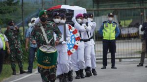 Jenazah Lettu Marinir Anumerta Muhammad Ikbal Tiba di Kendari