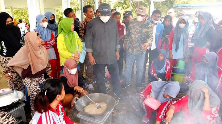 Plt.Walikota Ajak Masyarakat Baubau Bentuk Kelompok Home Industri Minyak Kelapa