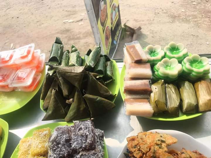 Dilema Pedagang Kue di Tengah Kenaikan Harga Sembako