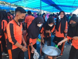 Pembuatan Minyak Goreng Berbahan Kelapa Oleh Siswa SMA dan SMK Se Kota Kendari
