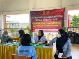 Sambut Hari Bhakti Pemasyarakatan Ke-58, LPP Kendari Gelar Vaksin Booster Bagi Petugas dan Warga Binaan
