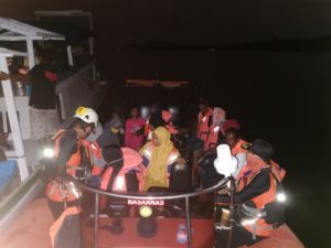Tim SAR Evakuasi 29 Penumpang Kapal GT7