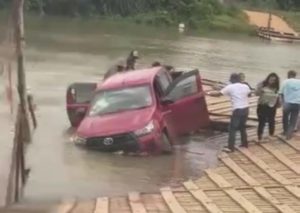 Lagi, Mobil Tercebur di Sungai Saat Menyeberang Naik Pincara