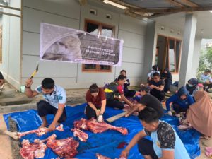 Lapas Perempuan Kendari Bagi Daging Kurban kepada Warga Binaan dan Masyarakat