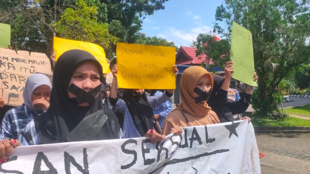 Mahasiswa Desak Rektor UHO Beri Sanksi Oknum Dosen yang Telah Lakukan Pelecehan Terhadap Mahasiswi