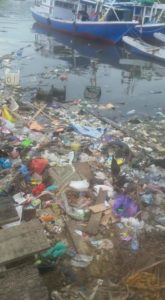 Kala Teluk Kendari Jadi Tong Sampah Raksasa