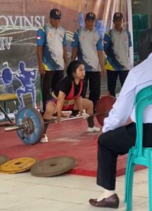 Atlet Angkat Berat Putri Konsel Sumbang Emas di Porprov XIV Sultra