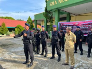 Perkenalkan Tim Gegana Ke Siswa, Satbrimob Polda Sultra Gelar Kunjungan ke SMAN 3 Kendari