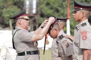 Irjen Teguh Pristiwanto Tutup Pendidikan Bintara Polri Gel-II di SPN Polda Sultra