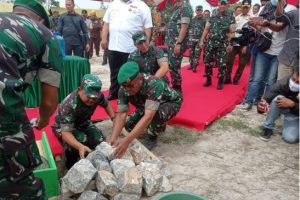 Jenderal Dudung Letakan Batu Pertama Pembangunan Kandang Sapi di Nanga – nanga Baruga