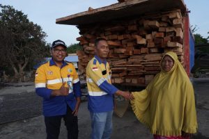 PT GKP, PT TMP dan Organisasi PPWS Bantu Korban Kebakaran di Wawonii Selatan
