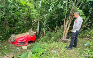 Hindari Bertabrakan, Minibus Masuk Jurang di Konawe Utara