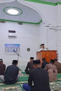 Bupati Koltim Sambangi Jamaah Tarawih Masjid Tumbudadio