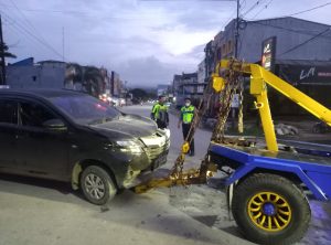 Minibus Tabrakan dengan Sepeda Motor, Satu Korban Tewas