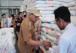 Wali Kota Baubau Tinjau Stok dan Harga Pangan Jelang Lebaran