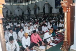 Ribuan Warga Ikut Zikir Akbar di Hari Ulang Tahun Kota Kendari ke-192