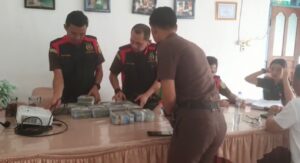 Geledah Kantor PDAM Kendari, Jaksa Sita Uang Ratusan Juta Rupiah