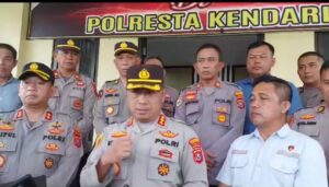 Kapolresta Kendari Minta Maaf atas Pembubaran Aksi Unjuk Rasa Yang menggangu Perkuliahan di Kampus UHO