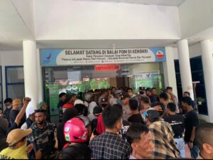 Dinilai Langgar Prosedur Pengawasan, Kantor BPOM Kendari Digeruduk Pedagang Kosmetik