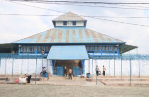 Polres Baubau Revitalisasi Masjid Agung Keraton dan Makam Sultan Murhum Dalam Rangka Lomba Wisata Religi Hari Bhayangkara ke 77