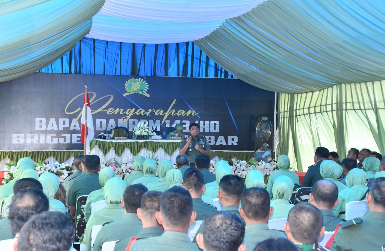 Danrem 143/HO : Prajurit TNI AD Harus bisa Menjadi Solusi Bagi Mayarakat