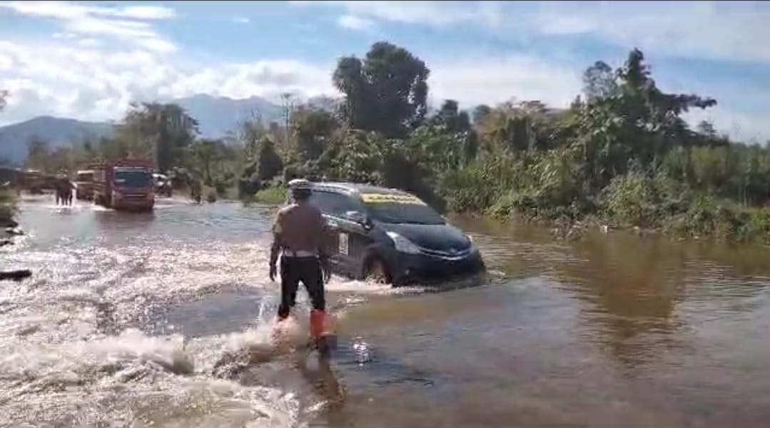 Jalan Trans Sulawesi di Konawe Utara Terendam Banjir