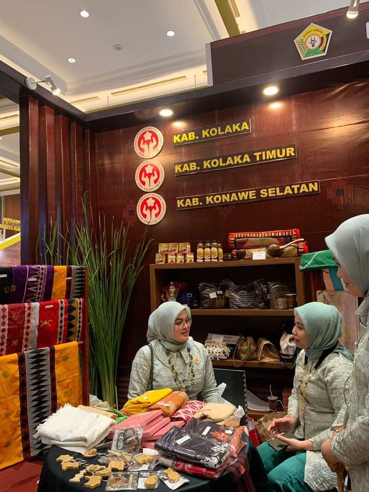 Kain Motif Wulele Sorume Momahe Koltim Tampil di Pameran Dekranas Kriyanusa 2023