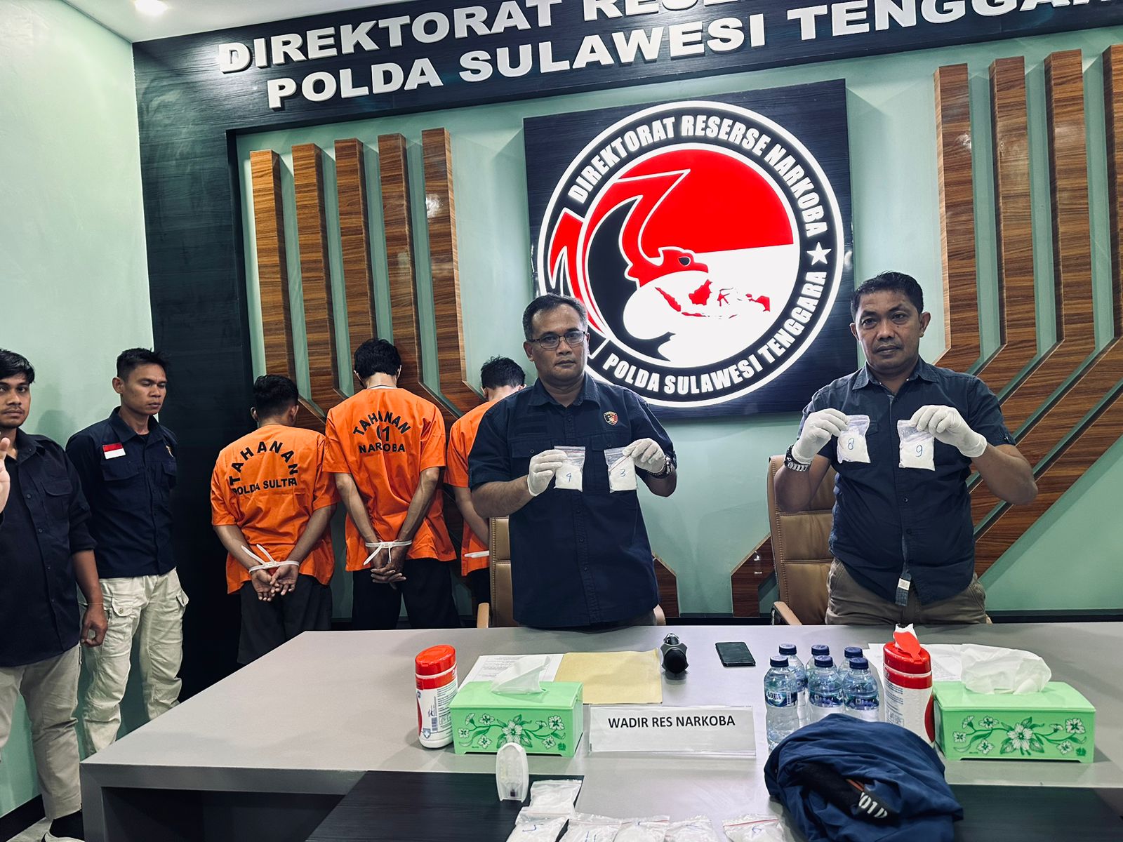 Direktorat Reserse Narkoba Polda Sultra Tangkap 3 Kurir Pengedar Sabu Jaringan Aceh