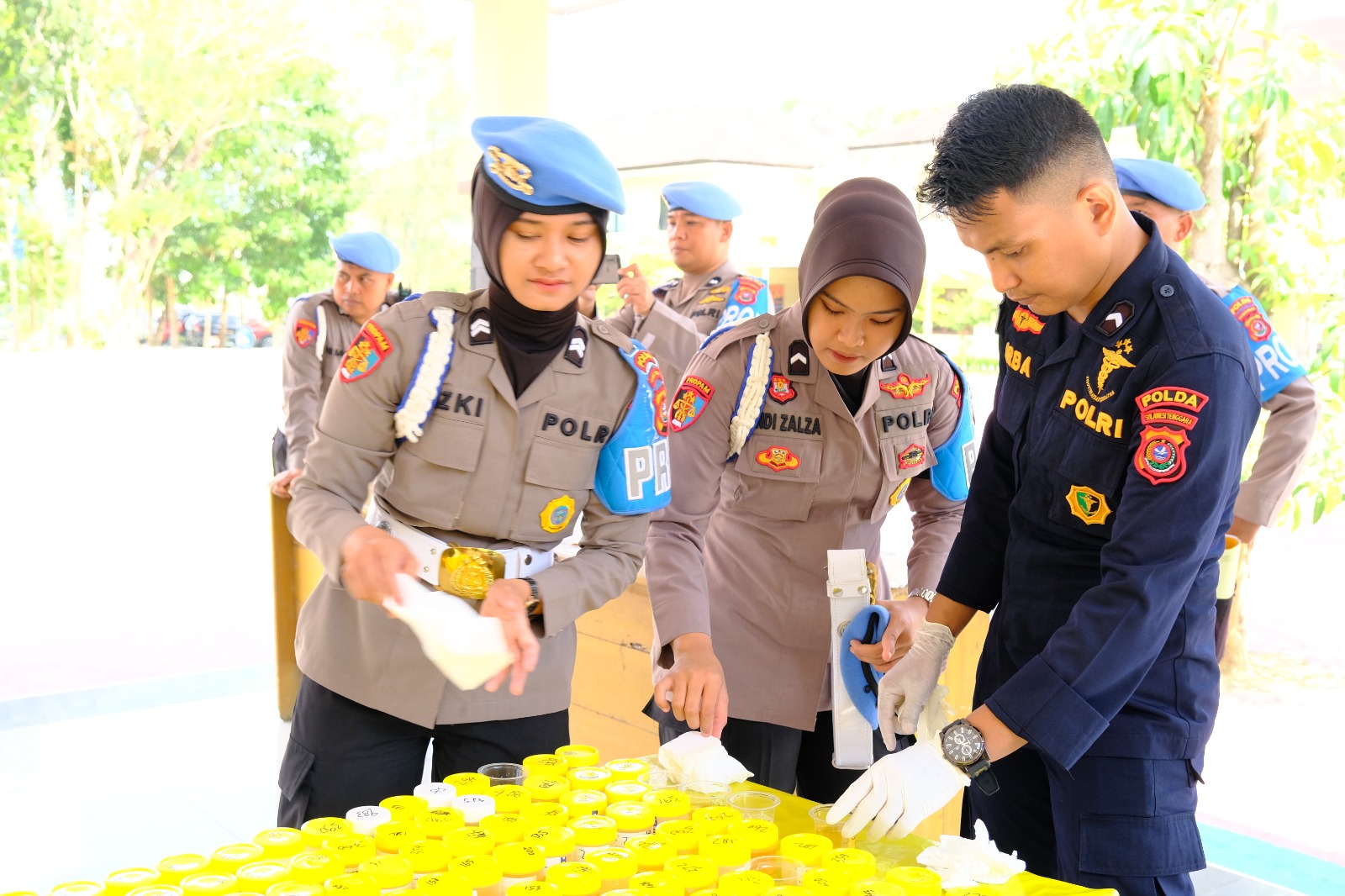 Anggota Polda Sultra Jalani Tes Urine Serentak