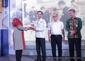 Pj. Bupati Bombana Raih Penghargaan Dilan Award Tahun 2023