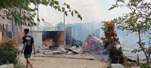 Dua Rumah Warga Ludes Terbakar, BPBD Dirikan Tenda Darurat