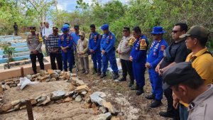 Bentuk Empati Ditpolairud Polda Sultra Beri Bantuan dan Santunan Kepada Keluarga Nelayan di Laonti