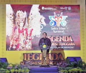 Buka Sultra Tenun Karnaval 2023, Pj Gubernur : Kita Perjuangkan Tenun Agar Lestari dan Jadi Kekuatan Ekonomi Sultra