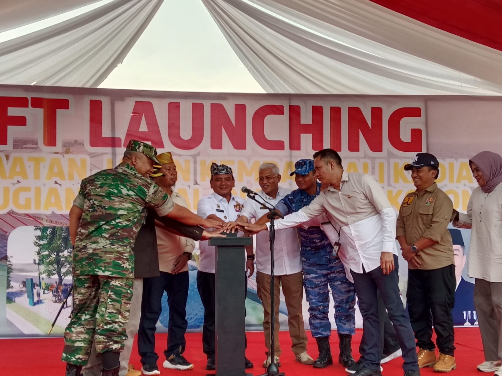 Soft Launching jalan kembar kadia oleh Pj Gubernur Sultra, Andap Budhi Revianto. foto: Yus