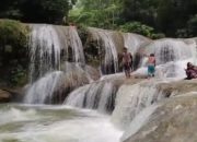 Keindahan Air Terjun Kogawuna di Pulau Buton