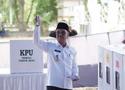 Bupati Surunuddin Ikuti Simulasi Pemungutan dan Rekapitulasi Suara Pemilu di KPU Konsel