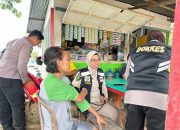 Bid Dokkes Polda Sultra Patroli Kesehatan Siaga Banjir, Berikan Pelayanan dan Takjil di Kendari