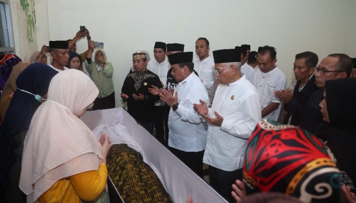 Melayat Almarhum Sultan Buton ke-40, Pj Gubernur : Saya Bersaksi Beliau Orang Baik
