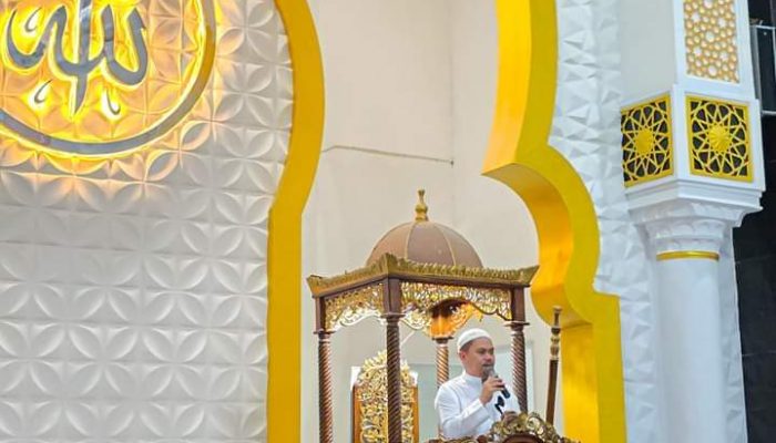 Sambut Ramadhan, Bupati Koltim Tarawih Pertama di Mesjid Jabal Nur